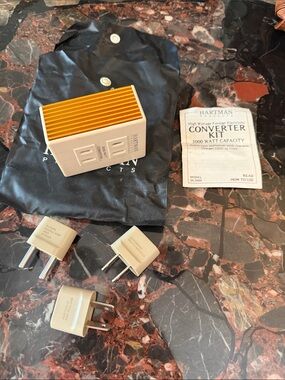 Hartmann Cream and Gold Travel Power Converter Kit